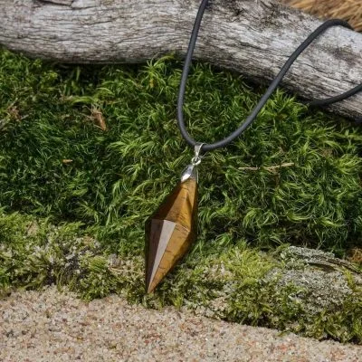 Přívěsek pyramida z tygřího oka